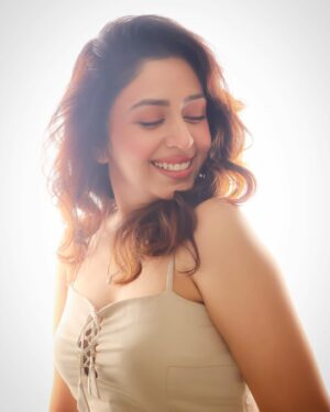 Neha Sargam Instagram - बन मस्का   चाय! 
.
.
.
.
.
.
.
@mayank99683 @_charismastudio @hmua_rakshapatel._