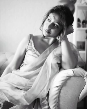 Neha Sargam Instagram - 💌
.
.
.
.
Buri nazar se matt dekho!! 🫶🏻😄🧸