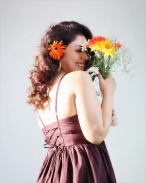 Neha Sargam Instagram - Laal phool, Peela phool, Mirzapur fans wonderphool♥️
🧸 pyar!!
One 🫶🏻
.
.
.

@yehhaimirzapur @primevideoin @excelmovies @castingbay 
#mirzapur3 #salonibhabhi