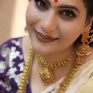 Neha Saxena Instagram - A beautiful woman delights the eye; 
A wise woman, the understanding; 
A pure one, the soul. 💫🧿✨️❤️

Shot TVC for @nishkajewelleryn Dubai 🇦🇪❤️
Coordinated by Asha ❤️
Captured by @micmedia_official ❤️
Saree 🥻 @ved_trends ❤️
Nail Art @straight.studio ❤️

@teamnehasaxena @nehasaxenaofficial #nehasaxena #godsblessedchild😇 #instagram #trendingreels #reels #instagood #instareels #feelitreelit #trending #gratitude #forever #iloveuall #godblessusall #dubai #fashion #jewellery #dubailife #tvc #shoot #nishka #onam #greetings #kerala #dubai #india 🇦🇪🇮🇳❤️✨️