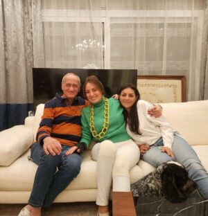 Nermin EL Fee'y Instagram - # يا _حبيبي_يا _احلي_واطيب_اب_وخال_في_الدنيا_ربنا_يخليك_لينا_❤️💋# @nermine_elfeky #