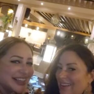 Nermin EL Fee'y Instagram - #_انا_و_نوجا_بنحتفل_بالعيد_عيد_يعيد_علي_الحميع#_❤️🌺مع_الفرقه_الجميله#_🙏#. @nermine_elfeky # @naglaa.razek # @sofital_hotel#