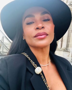 Nia Long Instagram - 🥐😘
