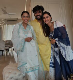 Nia Sharma Instagram - Ye meraaa Bhai hai Mein iski Behenn hooonnnnn 😅 aur ye Hamaraaaaaa Raksha Bandhan🥰💯 

Thanks for the Beautiful suit @narayanivastra