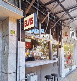 Nia Vardalos Instagram - When in Athens, a must is the skewers at @elviskalamakia! Walk the streets like a Greek: hold delicious hot & salted meat on a stick! 🍖 And a special shoutout to the owner who actually gave me the shirt off his back for a birthday present for my boyfriend! Tell me in the comments what to eat next using the hashtag #eatthis Thank you! 🇬🇷❤️🇬🇷#notanadjustafan #visitgreece #eatthis #greece #mybigfatgreekwedding #love #instagood