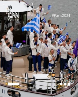 Nia Vardalos Instagram - @giannis_an34 and the Greek team! 🇬🇷🥰🇬🇷 #olympics Repost from @cnngreece !