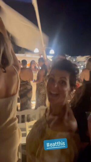 Nia Vardalos Instagram - Please tell me what to eat with hashtag: #eatthis !!!!!!! 😋🇬🇷❤️🇬🇷❤️🇬🇷❤️❤️🇬🇷❤️😋❤️🇬🇷❤️ #visitgreece #greece #greektourism #cookbook #recipes #greekfood #mybigfatgreekwedding