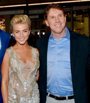 Nicholas Sparks Instagram - Flashing back to the 2013 premiere and wishing a wonderfully Happy Birthday to our #SafeHaven leading lady, @JulesHough! ✨