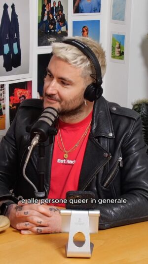 Nick Cerioni Instagram - Lo donne e le persone queer sono coloro che hanno preso in mano la sotto cultura delle fan fiction. 
Questo non solo ha fatto si che la community progredisse ma, in un certo qual senso, ha portato ad una piccola rivoluzione che io trovo molto sexy! 

Di questo e altro si parala con @eleonoraccaruso e @andrea.dile nel secondo episodio di “Is it Sexy?”

Noi ci sentiamo domani con il terzo episodio che ha un ospite d’eccezione 🫦

@est_radio @orbita_____