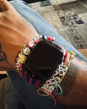 Nick Cerioni Instagram - Sia lodata @terry.cheru che mi ha aperto un mondo governato da Taylor Swift pieno di gente felicissima, braccialetti dell’amicizia, glitter e canzoni gridate una sera d estate. Bello ✨