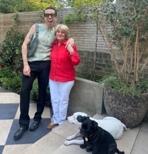 Nick Grimshaw Instagram - A couple of heatwave huns came to visit London Town to celebrate Eileen turning 81 years young ✨