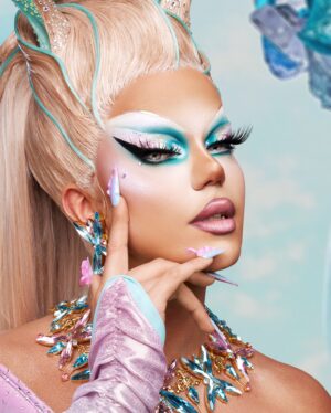 Nicky Doll Instagram - I had crystallized 🦋

Shot by @ranobrac 
Hair @parizhair 
Makeup @kam_hugh 
Nails @lapetitejesse 
Outfit @rochart_design @cozzeppe ✨
Jewelry @gv.jewels_costumes