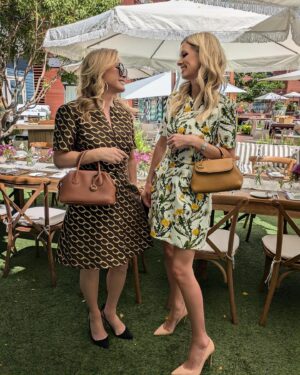 Nicky Hilton Instagram - Perfect mother/daughter weekend in Aspen to fête the opening of the @oscardelarenta pop up. 👭🌳⛰️