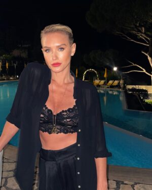 Nicky Whelan Instagram - London … Sicily … Capri … Naples … St Tropez … keep saying yes … the adventures continue … open heart … filled with gratitude … new friends for life … love you @morgannyc @justbeingkurt and the family 🥹🫶🏼🫦 #summerlove #europe2024