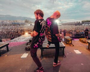 Nico Sallach Instagram - Who are Starsky and Hutch, Bill and Ted, Pinky and the Brain, Mulder and Scully, Baggins and Gamgee compared to UTE AND JÜRGEN?! 🥵
Name a better duo! 📷 @dajoeberlei #electriccallboy #uteandjuergen