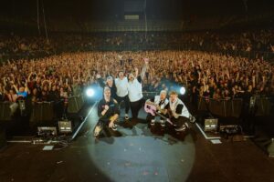Nico Sallach Instagram - ANTWERP! Thank you for a very special night! It was the first arena show ever in your beautiful country, and we couldn't be happier right now!!! 🙏❤️

📸 @robert_nowell_photography 

#ec #electriccallboy #tekkno