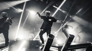 Nico Sallach Instagram - Love is in the air ❤️

📸 @dajoeberlei 

#denver #minneapolis #usa #tekkno #electriccallboy
