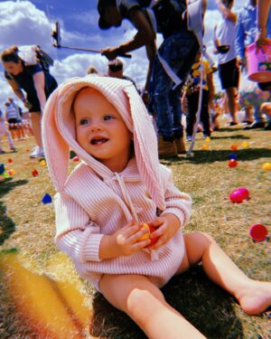 Nico Tortorella Instagram - coniglietti felici. buona pasqua. @bethanycmeyers @apw_mom