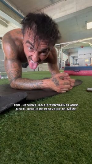 Nicolas Ferrero Instagram - Qu’est ce que c’est bon ! (Titre) 😭

📍 @cnmarseille