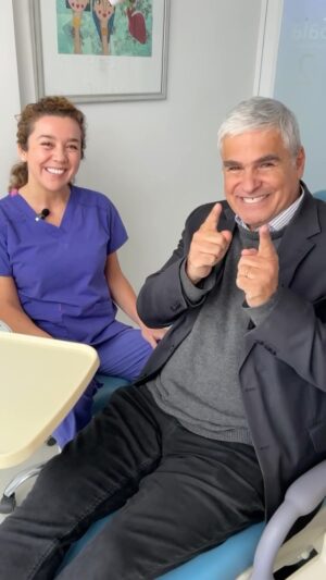 Nicolás Larraín Instagram - Acompaña a Nicolás en la búsqueda de una sonrisa perfecta en @opcodontologia_dracaballero junto a la ortodoncista Pamela Caballero, que nos confirma que no hay edad límite para cuidar los dientes🙌🙌

Deja de gastar dinero extra en estacionamientos y peajes para ir a Santiago. Ven a. @opcodontologia_dracaballero , a sólo minutos de tu casa, en edificio Picasso, Oficina 219.
 
Parque Comercial Puertas de Chicureo, todo lo que buscas en un sólo lugar.
¡Te esperamos! ✨
 
-
#PuertasDeChicureo #SectorDeOficinas #Servicios #Comercios #SonrisaPerfecta #cuidadodental