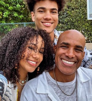 Nicole Ari Parker Instagram - One of the first things you ever told me when we met 24 years ago was that you couldn’t WAIT to be a Father. 💪🏽 ❤️

 🎉 HAPPY 19th FATHERS DAY 🎉Babe @boriskodjoe 

My Love …what an amazing Father you are. 👨🏾‍🦲 The Rock The Glue The Light and The King.
❤️❤️❤️

WE LOVE YOU SOOO MUCH👩🏽👧🏽🧑🏽‍🦱 #GOAT.