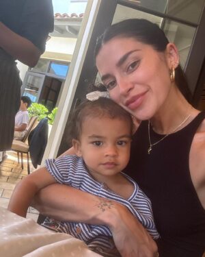 Nicole Lynn Williams Instagram - Summer lately 🌞