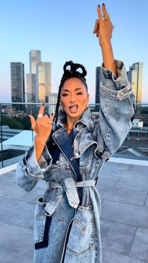 Nicole Scherzinger Instagram - Watashi wa Star 🌟 💫 ⭐️ ✨