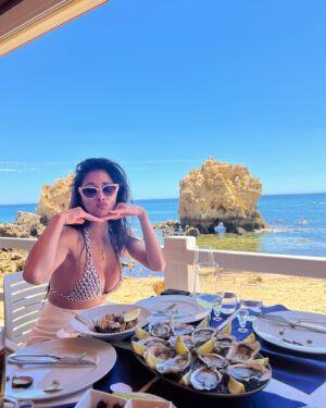 Nicole Scherzinger Instagram - This 🦀 cancer ♋️ loves the water. 
My happy place 🛥️