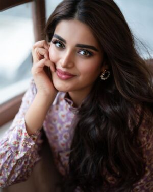 Nidhhi Agerwal Instagram - Happy Sunday 💜