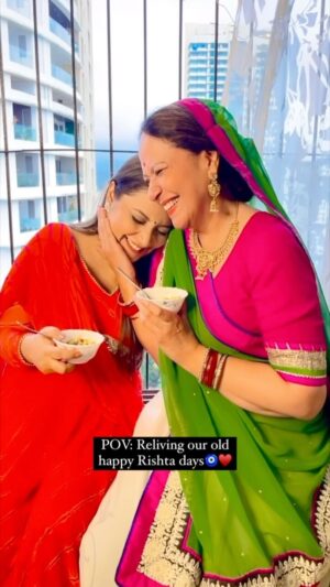 Nidhi Uttam Instagram - READ CAPTION ✨पुराने दिन फिर से जी लिये✨🫶🏼♥️ 
ये रिश्ता क्या कहलाता है - प्यार का 🌻
Loads of love from Gayatri & Nandini✨😍 
Comment your favourite scenes from YRKKH first season. Will surely pin the best ones here✨
#yrkkh #memories #nostalgia #yehrishtakyakehlatahai 

Do you still watch our old episodes?