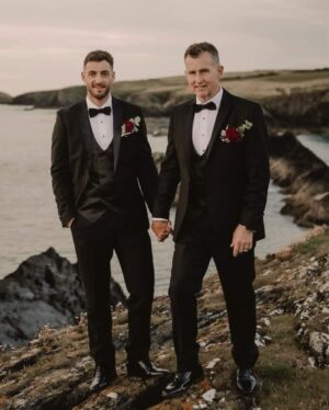Nigel Owens Instagram - Congratulations to everyone’s (well, most people’s) favourite referee on his Wedding.