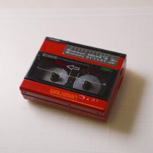 Night Tempo Instagram - 80年代の赤いカセット・プレイヤーで聴く音楽は味があって好きです🗼みなさんは何色が好きですか？🫣
Red Cassette Player is so hot😍❤️

#80年代 #昭和 #カセットテープ #80s #cassette #aesthetic