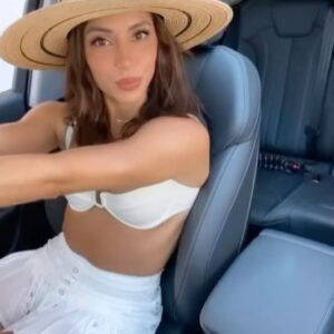 Nihan Gur Instagram - Me and summer go together like this 🤞🏽🤍💃🏽……next slide for a fun 4th video I made my friends do lol bc @jennifercoolidge is always 🔥🙌🏽