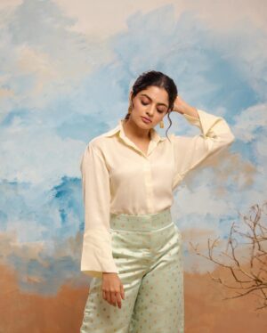 Nikhila Vimal Instagram - 🩵🩵🩵
Photographer : @jibinartist @plan.b.action 

Styling : @styledbysmiji

Makeup : @femyantony

Outfit : @vintage_spiritt

Jewellery :  @shopharshaambady

Cam asst : @dayonphotos