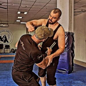 Nikita Miller Instagram - Mein guter Freund Marek aka PADMAN SPORTS  hat mich zu sich nach Serbien zum Kampftraining eingeladen.

➡️ Dort hat er mir gezeigt, wo meine Fehler beim Messerangriff in Bremen waren und wie ich den Kampf hätte gewinnen können. Viele Trainer lehren, bei so einer Situation wegzurennen. Leider ist das nicht immer möglich. Schon gar nicht, wenn du Familie dabei hast.

➡️Er hat mir auch gezeigt, wie ich als Außenstehender oder Zeuge so eines Angriffs effektiv einschreiten kann. Und damit meine ich nicht Schreien, mit dem Handy filmen oder „HALT! STOP! Eine Armlänge Abstand!“

➡️💥💥 Folgt diesem Mann. Bucht einen Kurs bei ihm, solange er NOCH günstig ist. Er hat eine Kampfschule in Wien und in Serbien. Ich konnte unfassbar viel bei ihm lernen. Als Kampfsportler eine perfekte Ergänzung. Als Unerfahrener ein absolutes MUSS! Und dank ihm fühle ich mich draußen endlich wieder sicherer.

💥💥💥 YOUTUBE Videos dazu folgen 😬❤️

Nächsten Monat geht die Tour weiter! Ich freue mich sehr auf euch! 

In diesem Sinne, bleibt geschmeidig und knusprig. Fühlt euch (15 min lang mit Zunge) geküsst.