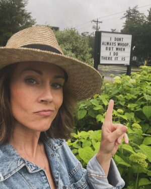 Nikki DeLoach Instagram - 🍎❤️