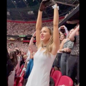 Nikki Glaser Instagram - On break from my own tour, I went and followed Taylor’s in Europe and brought my mom and dad with me. I don’t have kids and so this is what I like to do with my free time and money because 𝓉𝒽ℯ𝓇ℯ’𝓈 𝓃ℴ𝓉𝒽𝒾𝓃ℊ 𝓁𝒾𝓀ℯ 𝒶 𝓂𝒶𝒹 𝓌ℴ𝓂𝒶𝓃. #erastourdublin #erastouramsterdam