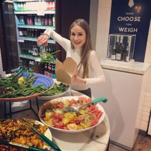 Nikki Grahame Instagram - Delicious vegan dinner @ethosfoods 🍠🥑🥕#ethosvegankitchen