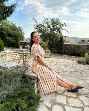 Nikoletta Ralli Instagram - Ζαγοροχώρια Day 1⛰️🇬🇷 #part1
1. Το παιδάκι μου, βγάζει τις καλύτερες φωτογραφίες♥️
2. Όπου ζωάκια και χαρά, εμείς πρώτοι 🐄 
3. Ότι είπα στο 2 🐮 
4. Οι πύργοι της Αστράκας 🏔️ 
5. Μοσχαράκι κοκκινιστό 🍝 
6. Άνω Πεδινά 💚