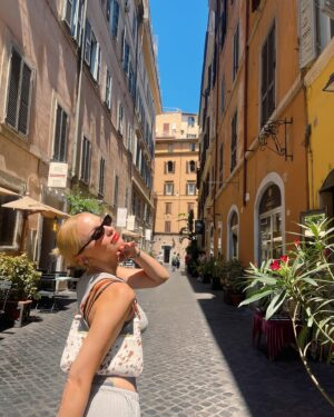 Nilperi Şahinkaya Instagram - Rome🌛✨