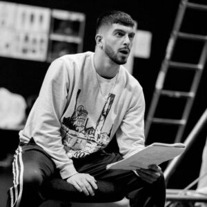 Nima Taleghani Instagram - Rehearsing 🎭🐵#unicorn #theatre #laika #playtime