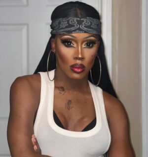 Nina Bo'nina Brown Instagram - Mamas going thru the pain of passing a kidney stone 😩 but still have time to post pics of my hood chick glam look 😍 #makeup #mua #rpdr #dragqueen