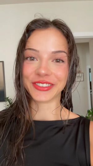 Nina Kaiser Instagram - HBD Wildberry Lillet 🎉
Diese 2 Jahre fühlen sich an wir ein ganzes Jahrzehnt. Es ist soo viel passiert! 
Danke an euch da draussen, dass ihr es mir möglich macht meinen Traum zu leben. Ich lieb euch doch ❤️