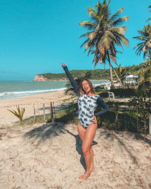 Nina Monteiro Instagram - 🦁☀️💛