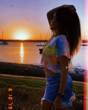 Nina Monteiro Instagram - You only live once, but if you do it right, once is enough ✨