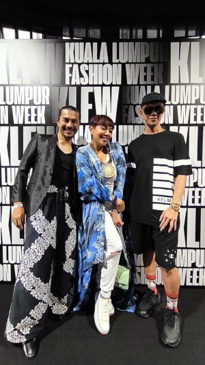 Ning Baizura Instagram - I love Batek Forever it’s Super Comfy 🇲🇾💜RuzzGahara, Stunningly Beautiful’Batek Kelantan- Hand Blocked Batek’ it’s so intricate,lush, flowy, modern, sexy & demure at the same time, Khat Leather Vest was so beautiful,Print on Print was demure,  from stockings to shorts,skirts &jacket… IT was Spot on… Classy & Very superb prints that’s hand Blocked… One of a KIND indeed! Originally from Kelantan… I totally am so blessed , humbled & proud of Team @ruzzgahara Superb Experienced Designers too… Tahniah Cik Nik @mr.gahara Congratulations sgt… Tq @arjalee for inviting me dressing me & kakak is proud of u… & team 👍🏽 Nak lagi pls 🥰🥰🥰🥰🥰🥰🥰🥰 we must be proud of our heritage cuz Batek in Malaysia for every state is different and outstanding… The World Must See the Beauty of @ruzzgahara 💖💜♥️ Tahniah All The Best LOVE IT 🥰