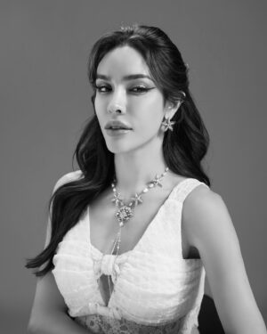 Nisamanee Lertvorapong Instagram - นัทจัดงานศพตัวเองให้ตัวเองค่ะ🖤
เป็นความรู้สึกที่แปลกใหม่มาก ได้ยืนมองภาพตัวเองอยู่หน้าโลง
การวางแผนเตรัยมตัวตาย เป็นเริ่องที่หลายคนไม่กล้าคิดด้วยซ้ำ

อยากจะบอกว่า ทุกคน ต้องตายเป็นธรรมดา
สำหรับนัทการวางแผนงานศพและชีวิตเราว่าตายเป็นเรื่องที่ควรทำ แล้วจะได้มุมมองในการใช้ชีวิตแบบเปิดกว้างมากขึ้นสุดๆ

ดูเต็มๆได้ที่youtube : Happy death day Ep.1 🤍