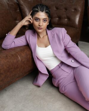 Nivedhithaa Sathish Instagram - Feelin’ 11 outta 10 💜

Shot by - @theaaronobed 
Outfit by - @studio24_bespoke 
Makeup by - @makeupbywanshazia 
Hair by - @soniyarameshbabu_muah | @the_braidfactory