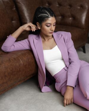 Nivedhithaa Sathish Instagram - Feelin’ 11 outta 10 💜

Shot by - @theaaronobed 
Outfit by - @studio24_bespoke 
Makeup by - @makeupbywanshazia 
Hair by - @soniyarameshbabu_muah | @the_braidfactory