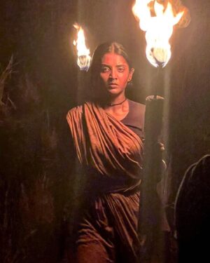 Nivedhithaa Sathish Instagram - Heart is so full, Thank you for all the love! #Thaenpasiyaar 🥺♥️🙏🏾

#CaptainMiller
